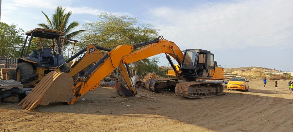 excavadora en santa elena ecuador